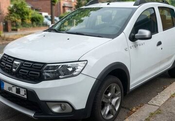 Dacia Sandero 117.000 km 5.950 &euro; Berlin 12349