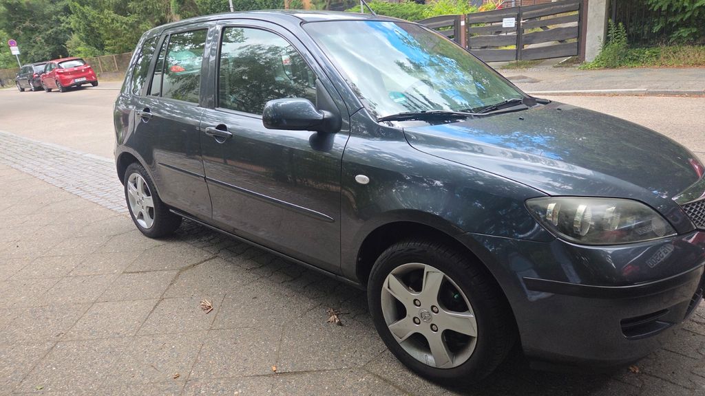 Mazda 2 147.000 km 1.000 &euro; BERLIN 13355