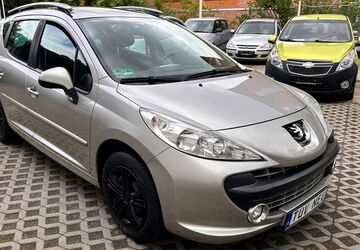 Peugeot 207 142.000 km 2.990 &euro; Berlin 13403