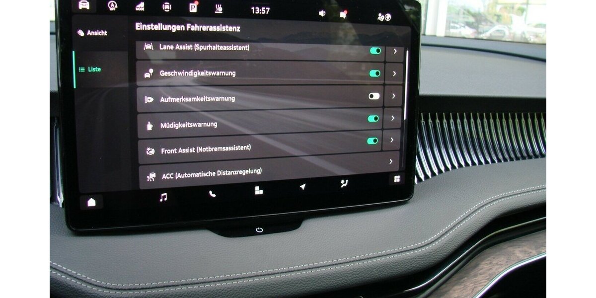 Skoda Superb 2.0TDi 4x4 L&K ACC SHZ LED AHK 360º HUD Can 25.989 km 38.880 &euro; Falkensee 14612
