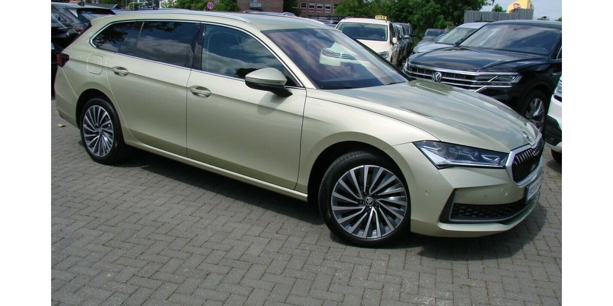 Skoda Superb 2.0TDi 4x4 L&K ACC SHZ LED AHK 360º HUD Can 25.989 km 38.880 &euro; Falkensee 14612