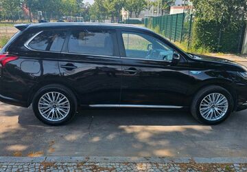 Mitsubishi Plug-in Hybrid Outlander 144.000 km 16.400 &euro; Berlin 13435