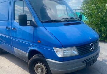 Mercedes-Benz Sprinter 172.000 km 5.399 &euro; berlin 13089