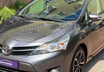 Toyota Verso 124.980 km 15.999 &euro; Berlin 13089