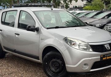 Dacia Sandero 83.000 km 2.490 &euro; Berlin 13127