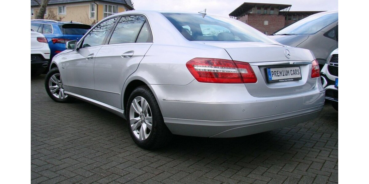 Mercedes-Benz E 220 CDI Avantgarde BlueEfficiency Multikontursit 141.322 km 14.980 &euro; Falkensee 14612
