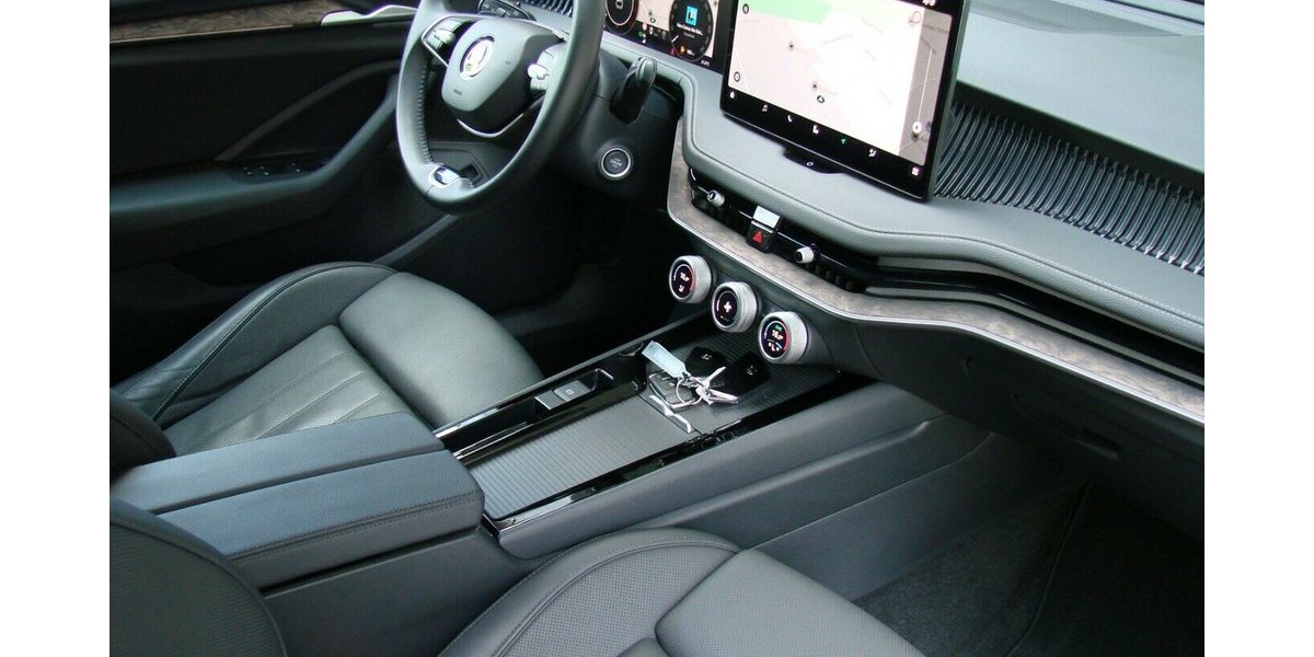 Skoda Superb 2.0TDi 4x4 L&K ACC SHZ LED AHK 360º HUD Can 25.989 km 38.880 &euro; Falkensee 14612