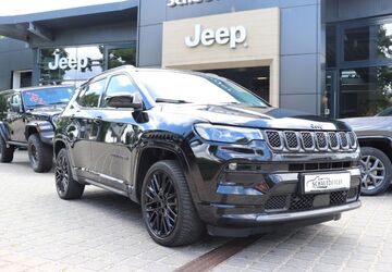 Jeep Compass 72.967 km 34.450 &euro; Potsdam 14482