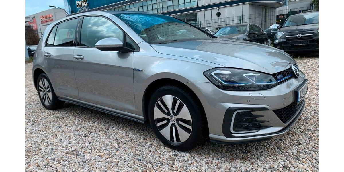 VW Golf 52.915 km 15.999 &euro; Berlin-Spandau 13597