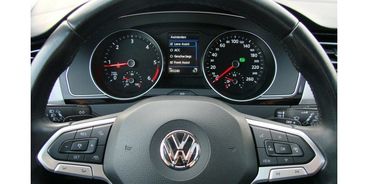 VW Passat 2.0TDi Business Panorama ACC IQ.Light 142.589 km 15.980 &euro; Falkensee 14612