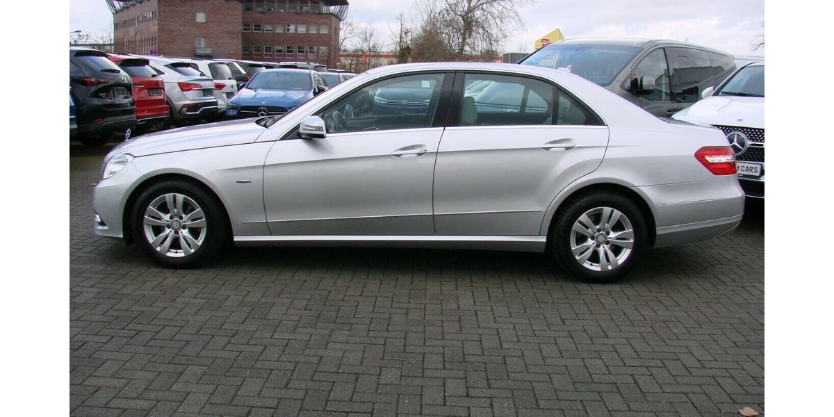 Mercedes-Benz E 220 CDI Avantgarde BlueEfficiency Multikontursit 141.322 km 14.980 &euro; Falkensee 14612
