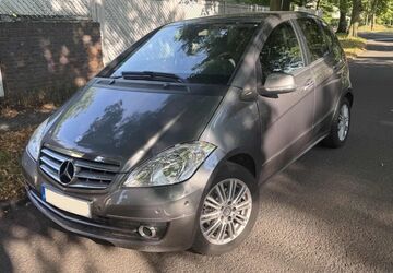 Mercedes-Benz A 180 107.300 km 5.700 &euro; Berlin 14195