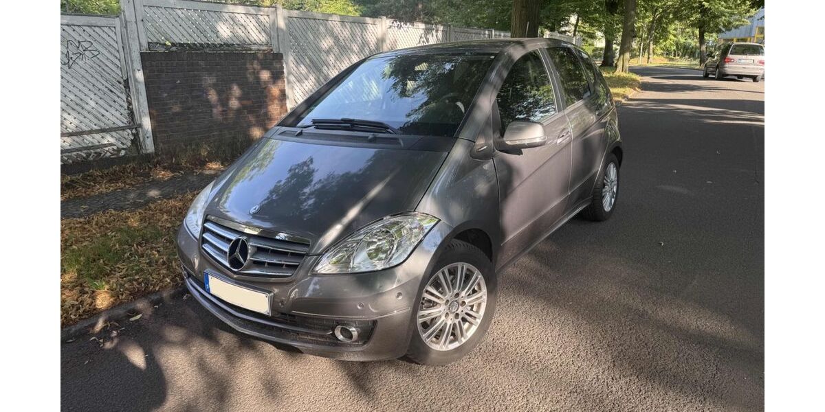 Mercedes-Benz A 180 107.300 km 5.700 &euro; Berlin 14195