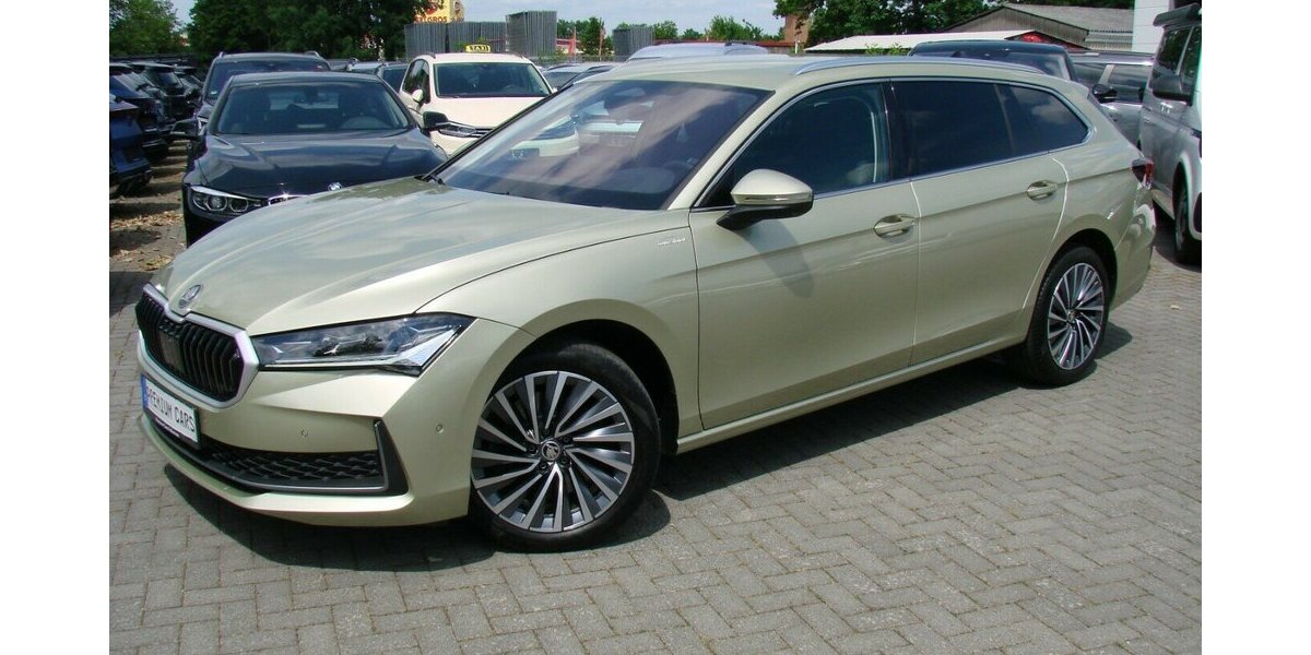 Skoda Superb 2.0TDi 4x4 L&K ACC SHZ LED AHK 360º HUD Can 25.989 km 38.880 &euro; Falkensee 14612