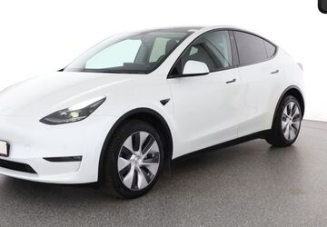 Tesla Model Y 24.682 km 35.880 &euro; Berlin 12103