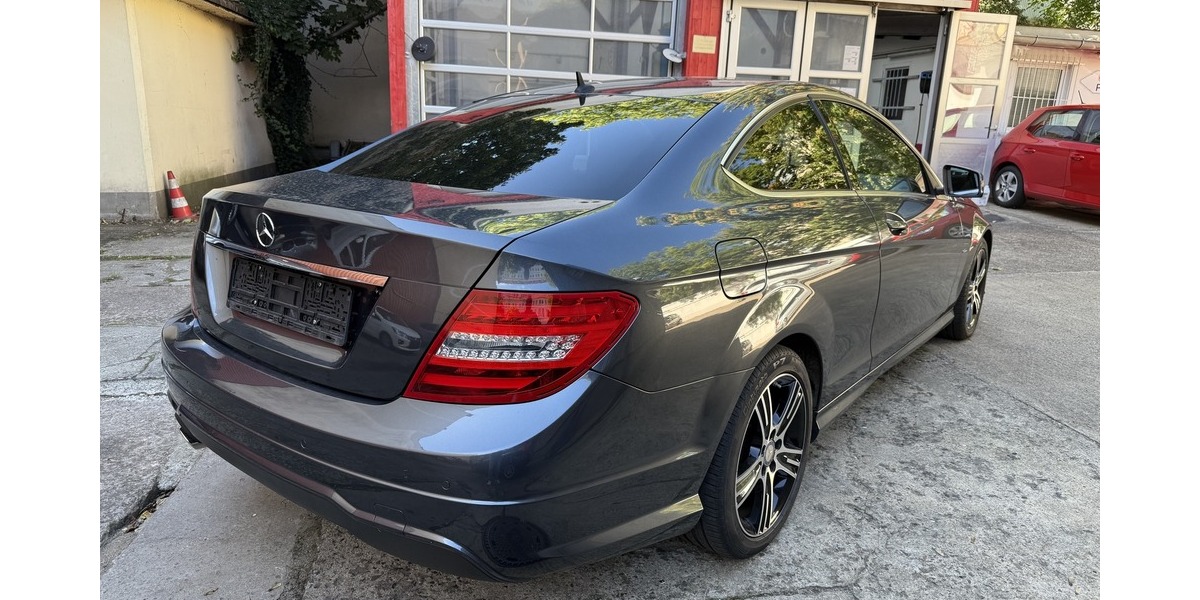 Mercedes-Benz C 180 Coupe CGI Edition C AMG LOOK 64.300 km 17.900 &euro; Berlin 10247