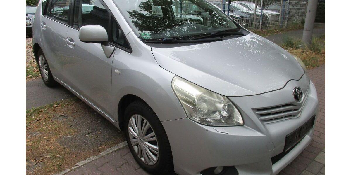 Toyota Verso 222.000 km 5.250 &euro; Berlin 12357