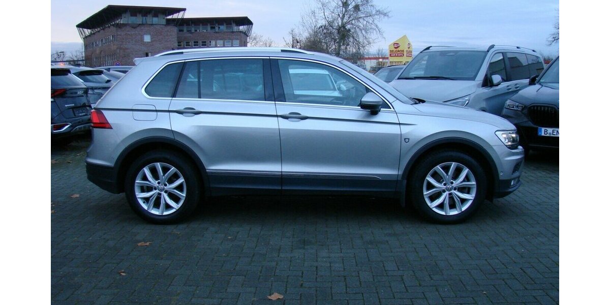 VW Tiguan 2.0TSi 4M Comfortline SHZ ACC LED AHK 69.021 km 24.480 &euro; Falkensee 14612