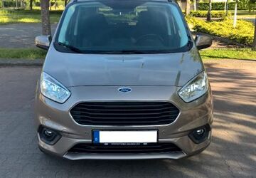 Ford Tourneo Courier 142.000 km 8.900 &euro; Berlin 13503
