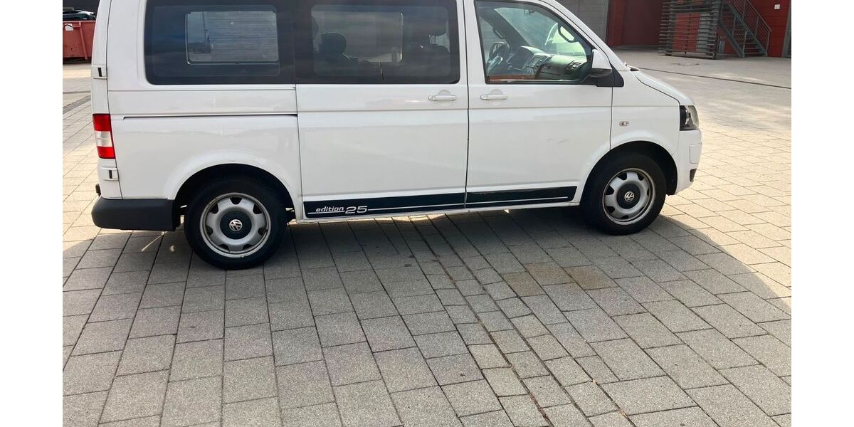 VW T5 Transporter 223.000 km 9.000 &euro; Potsdam 14469