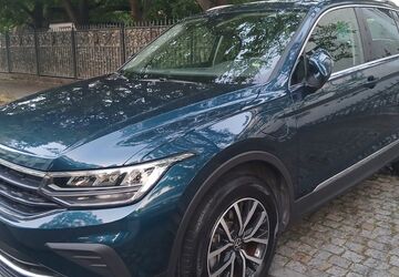 VW Tiguan 49.000 km 22.900 &euro; Berlin 12051
