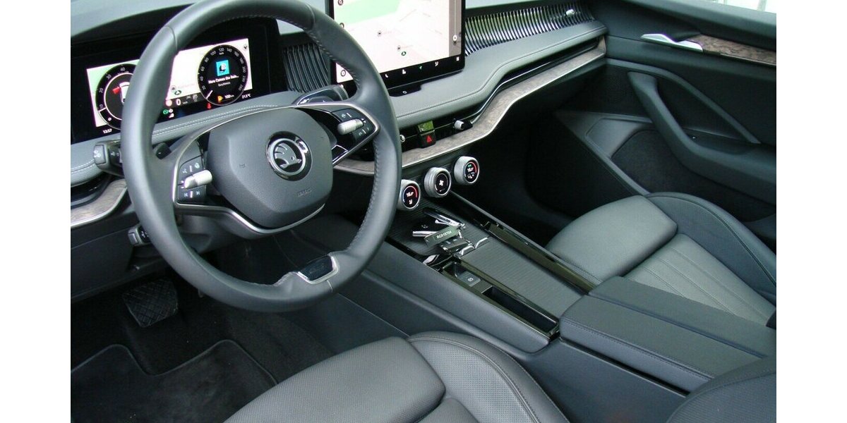 Skoda Superb 2.0TDi 4x4 L&K ACC SHZ LED AHK 360º HUD Can 25.989 km 38.880 &euro; Falkensee 14612