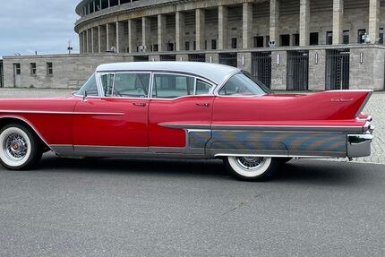 Cadillac Fleetwood 123.456 km 44.444 &euro; Berlin 10629