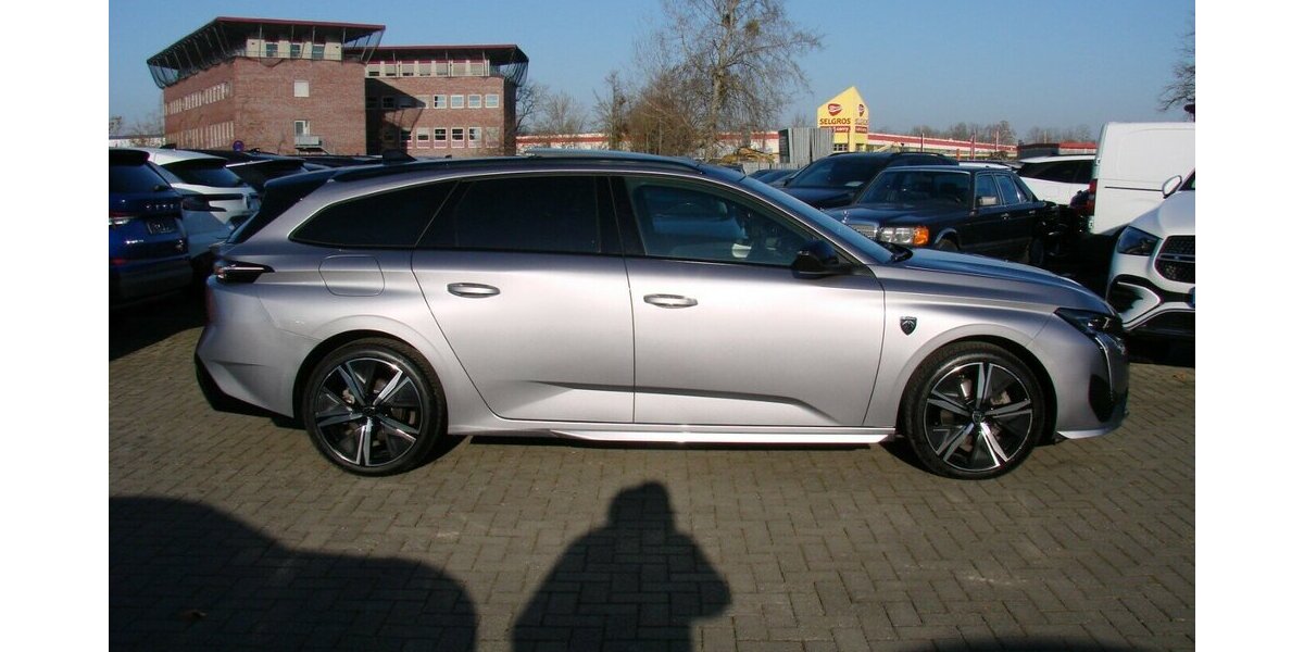 Peugeot 308 SW 1.5 GT ACC Panorama LED SCR 31.506 km 23.980 &euro; Falkensee 14612