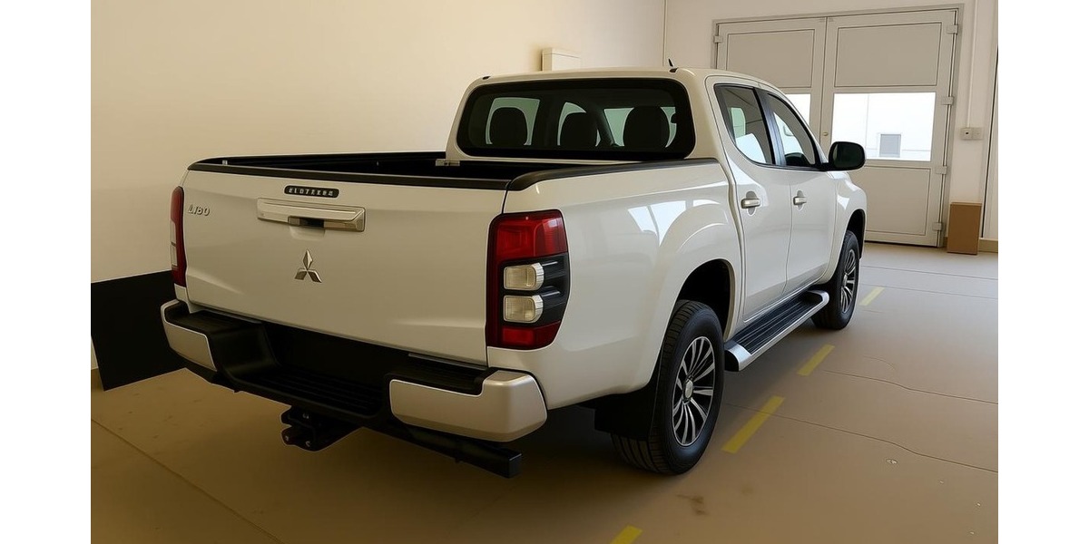 Mitsubishi L200 2.2 4x4 DI-D Aut. Leder Ahk. Dk 84.050 km 26.900 &euro; Berlin 10247