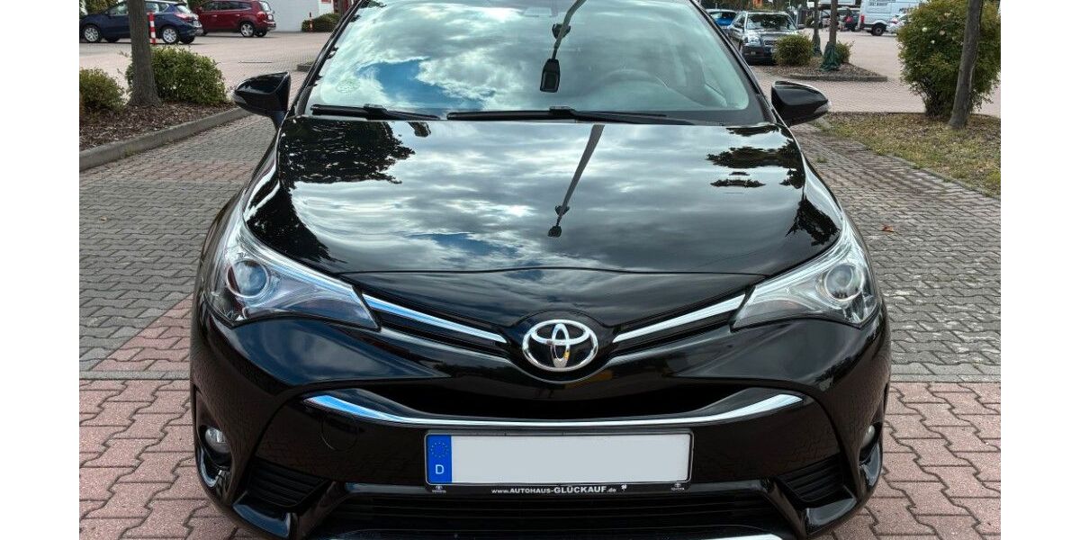Toyota Avensis 139.000 km 13.400 &euro; Potsdam 14478