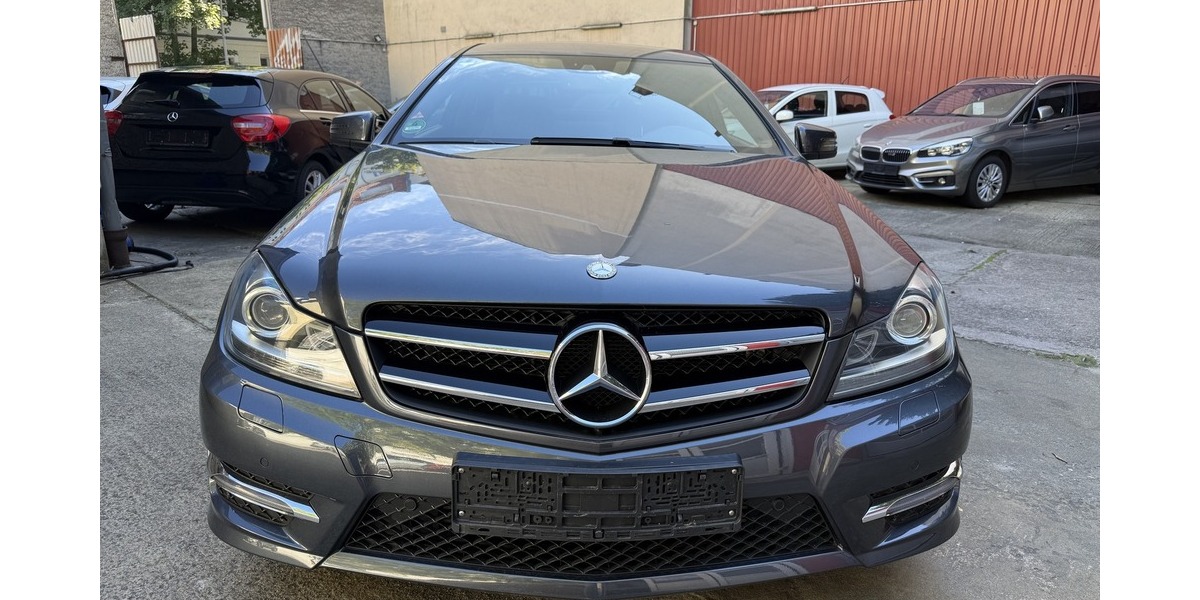 Mercedes-Benz C 180 Coupe CGI Edition C AMG LOOK 64.300 km 17.900 &euro; Berlin 10247