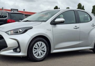 Toyota Yaris 137.000 km 11.900 &euro; Berlin 15831