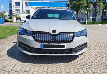 Skoda Superb 73.500 km 27.995 &euro; Berlin 12524