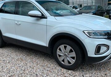 VW T-Roc 82.700 km 15.999 &euro; Berlin-Spandau 13597