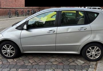 Mercedes-Benz A 180 203.387 km 1.800 &euro; Berlin 10713