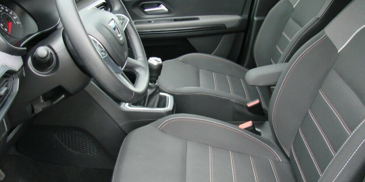 Dacia Jogger 1.0TCe 110 Extreme+ LED 7Sitzer Totwinkel K 52.987 km 17.980 &euro; Falkensee 14612