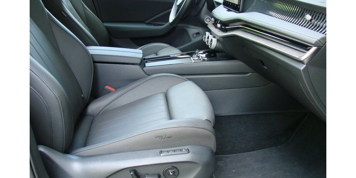Skoda Superb 2.0TDi 4x4 L&K ACC SHZ LED AHK 360º HUD Can 25.989 km 38.880 &euro; Falkensee 14612