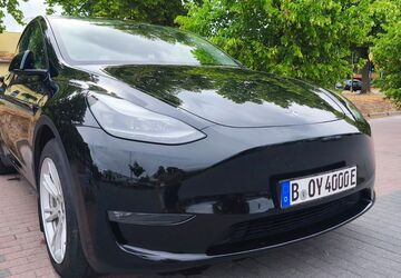 Tesla Model Y 47.755 km 35.900 &euro; Berlin 10115
