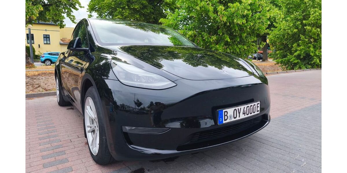Tesla Model Y 47.755 km 35.900 &euro; Berlin 10115