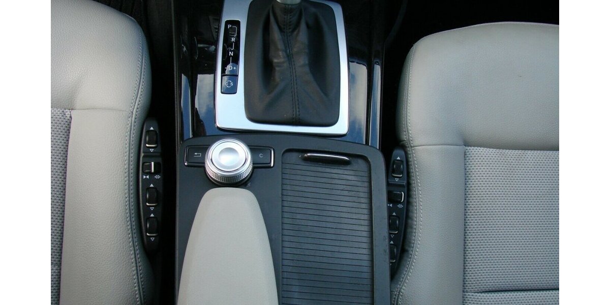Mercedes-Benz E 220 CDI Avantgarde BlueEfficiency Multikontursit 141.322 km 14.980 &euro; Falkensee 14612