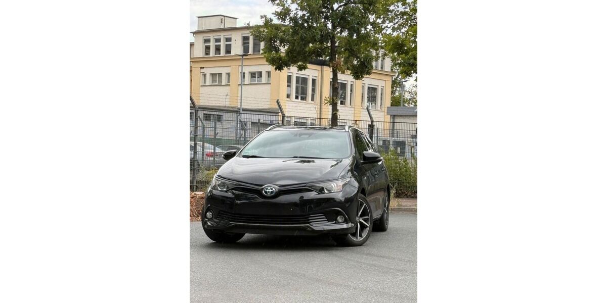 Toyota Auris 143.450 km 12.500 &euro; Berlin 13585