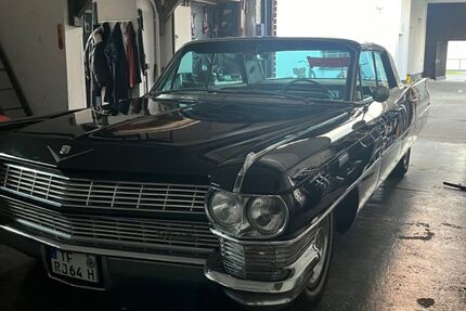 Cadillac Deville 42.000 km 29.800 &euro; Dahlewitz 15827