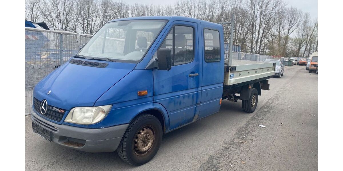 Mercedes-Benz Sprinter 298.000 km 3.499 &euro; berlin 13089