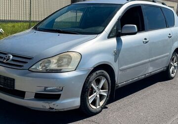 Toyota Avensis Verso 164.556 km 2.400 &euro; Berlin 13629