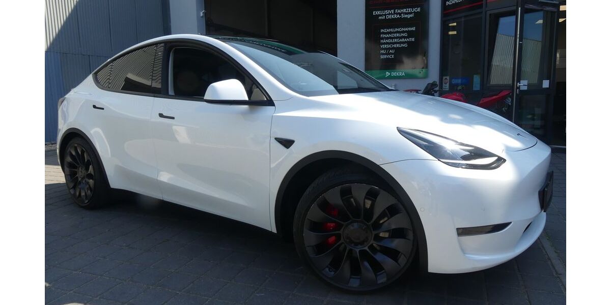 Tesla Model Y 33.273 km 39.800 &euro; Berlin 13156