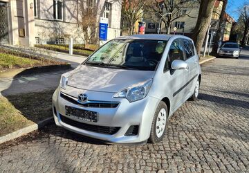 Toyota Verso-S 139.000 km 7.300 &euro; Berlin 12203