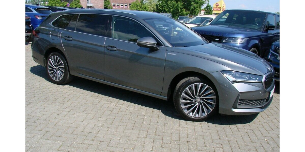 Skoda Superb 2.0TDi L&K 4x4 ACC LED AHK H&K 360º 41.532 km 39.980 &euro; Falkensee 14612