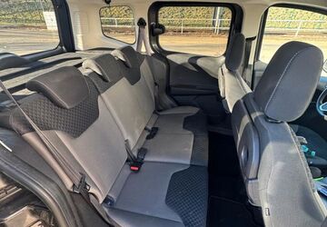 Ford Tourneo Courier 63.460 km 6.800 &euro; Berlin 12305